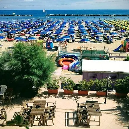Gabbiano Sul Mare Nuova Gestione Белларія-Іджеа-Марина