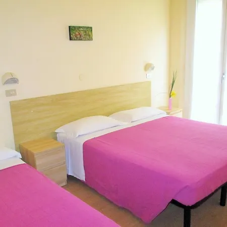 Gabbiano Sul Mare Nuova Gestione 3* Белларія-Іджеа-Марина