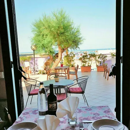 Gabbiano Sul Mare Nuova Gestione Белларія-Іджеа-Марина